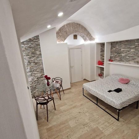 The Love Basement Apartment โรม ภายนอก รูปภาพ