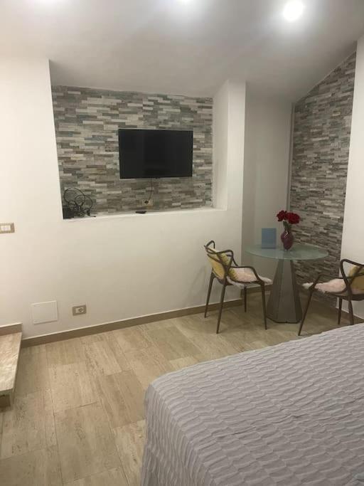 The Love Basement Apartment โรม ภายนอก รูปภาพ