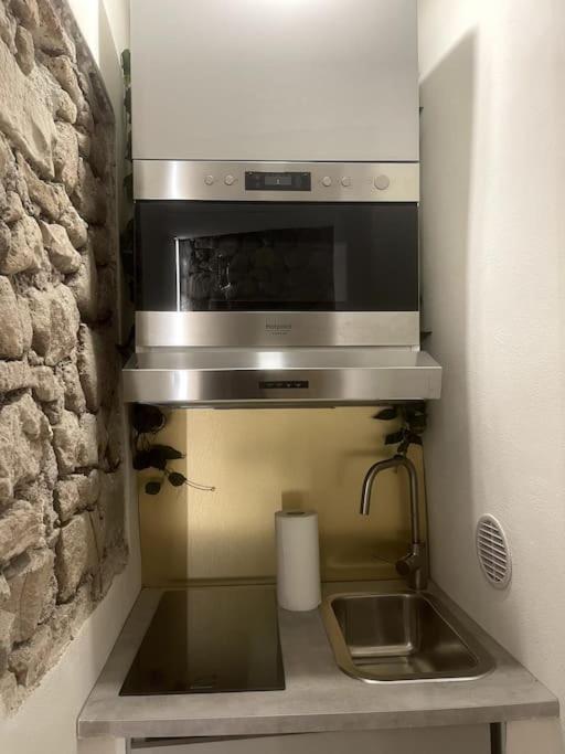 The Love Basement Apartment โรม ภายนอก รูปภาพ