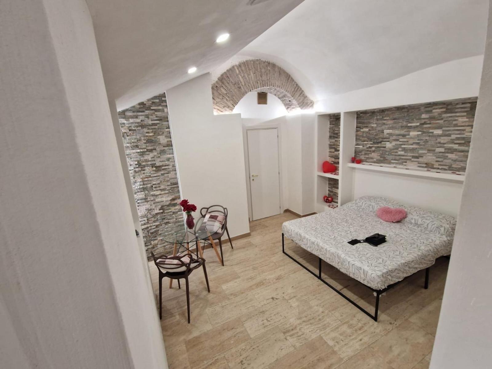 The Love Basement Apartment โรม ภายนอก รูปภาพ