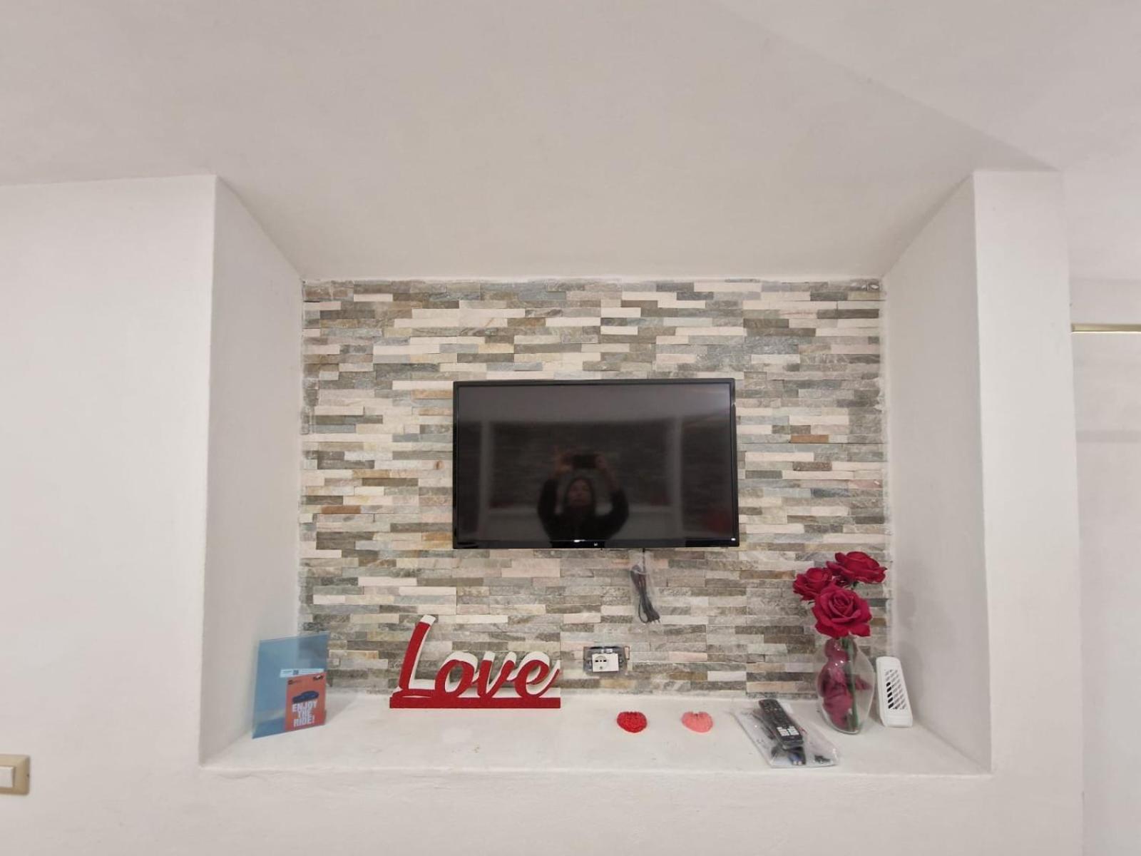 The Love Basement Apartment โรม ภายนอก รูปภาพ
