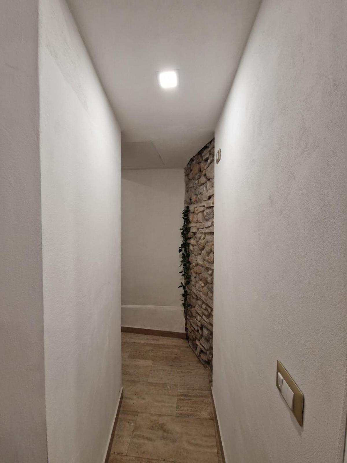 The Love Basement Apartment โรม ภายนอก รูปภาพ